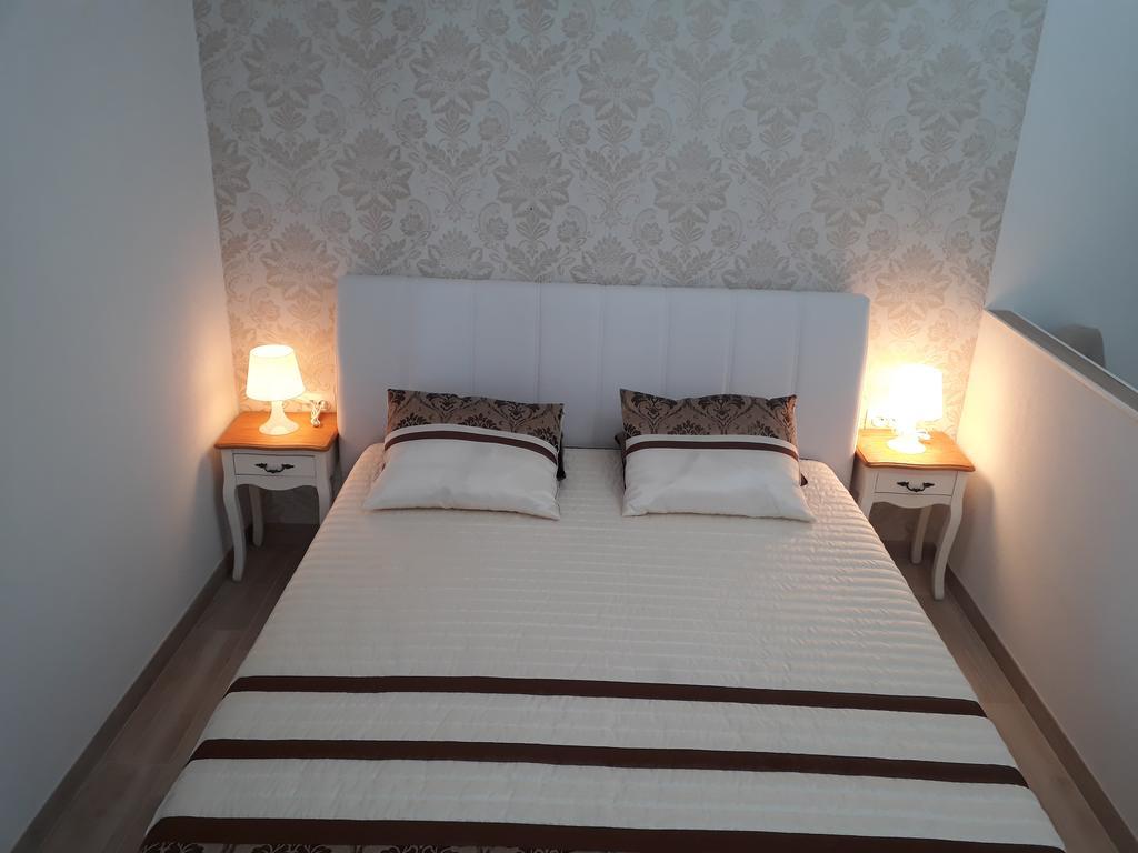 Apartments Jo เซนญ์ ภายนอก รูปภาพ